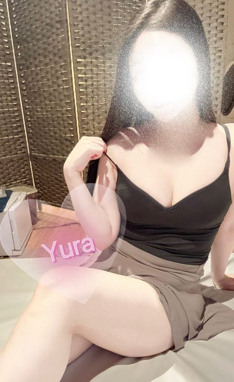 今日は気温が高くて、めっちゃ暖かい日みたい〜🫠
寒いの苦手なので、うれしい〜🤍

本日12時〜18時です🤍🐰
お待ちして