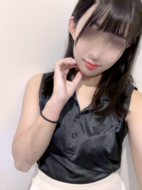 こんばんは！🌟

本日⏰22:00~ラスト
出勤してます𓂂(՞っ  _՞)𓈒 𓂂𓏸

きょうはなんだかとっても
メイクが