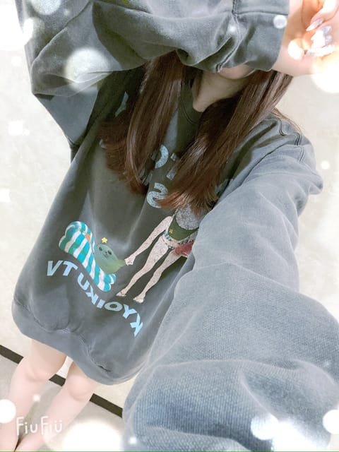 こんにちは🍓
4月後半のシフトはこちら👇😎

ぜひ遊びに来てね💕︎
よろしくお願いします😉🌼

4/17 21:00~0