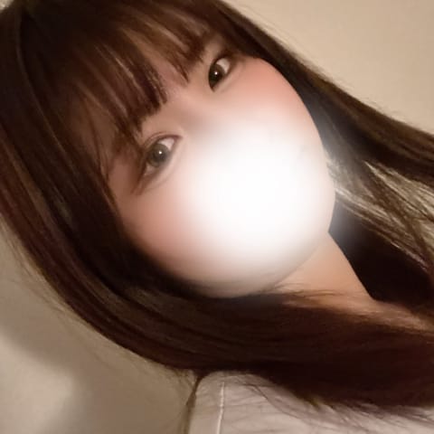 こんにちは！AQUA新人セラピスト鳴海はるです🐰💕

明日6/27は12:00~22:00新横浜にて出勤です🌸
じめじめ