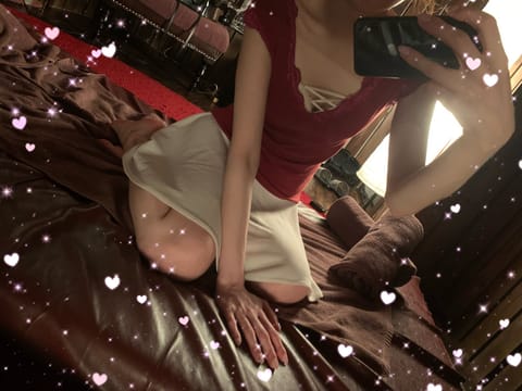 出勤しました✨
本日、13:00〜19:00ですo(･x･)/
予約の問い合わせお待ちしてます💓