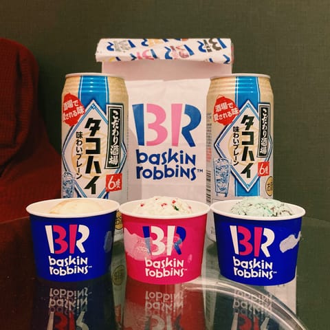先日の「乾杯〜ッ🍻✨」の様子です❣️

タコハイとアイスクリームの差し入れを
頂きました〜ッッ🍨✨

サーティワンなんて