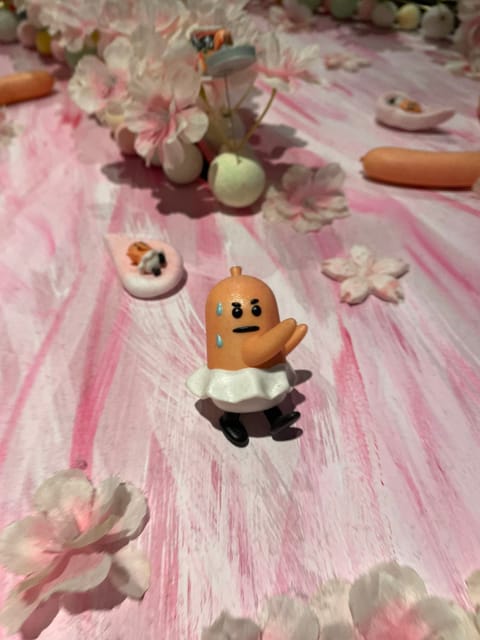 そういえばミニチュア展いった時に香燻ゾーンがあってプリマプリマって歌いながらこんやんあった😂ボタン押すと周り出すからワク