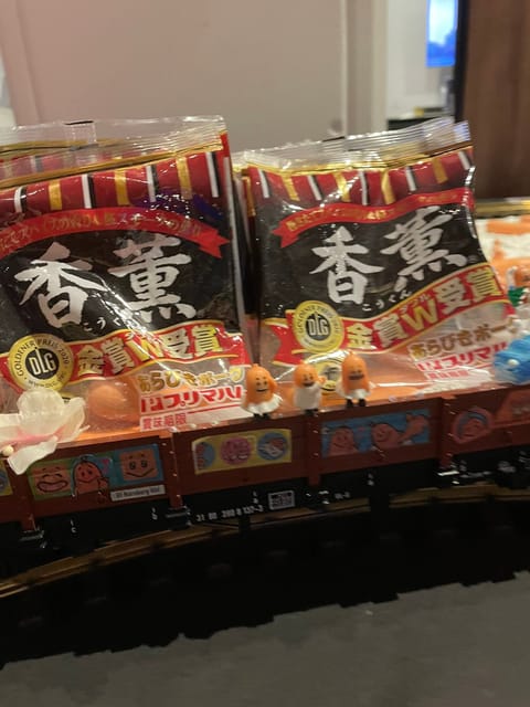 そういえばミニチュア展いった時に香燻ゾーンがあってプリマプリマって歌いながらこんやんあった😂ボタン押すと周り出すからワク