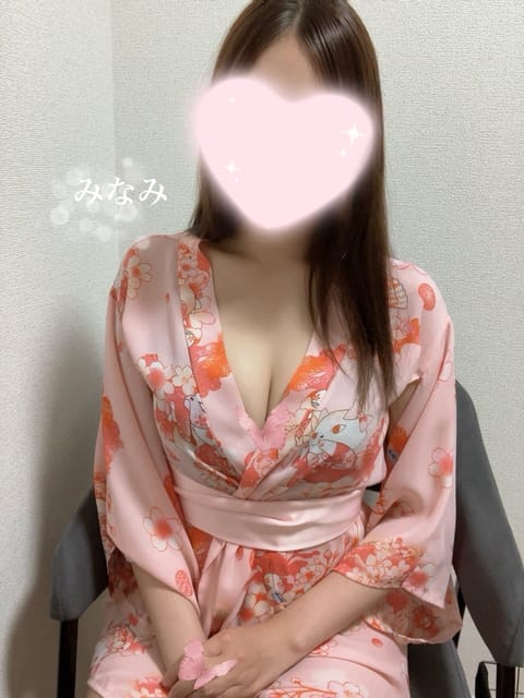 こんにちは！本日みなみ出勤日です🎀
11月7日(木)19時30分〜23時30分
ただいまお好きな時間にご案内可能です😊
