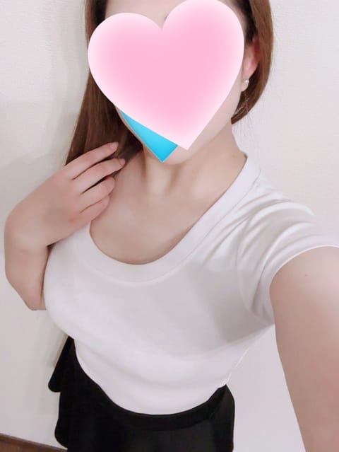 こんにちは♪

本日、吉祥寺ルームにて
16時半まで出勤してます✨

是非癒されにきてくださいね☺️