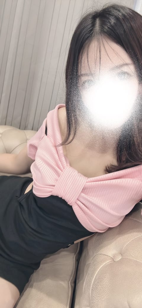今週の出勤🦋

本日19:30～23:00
18日(水)19:30～23:00
19日(木)12:00～17:00

久