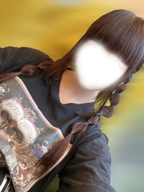 おはようございます❕
今日もスッキリしないお天気ですが.....

12:00➰19:00 📍とうぶねりま です🫶🏻