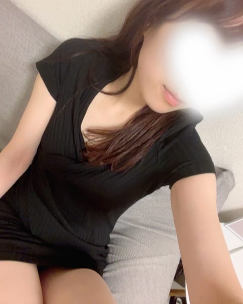 こんにちは🌞

本日吉祥寺ルームにいます🌼

ご予約お待ちしています！