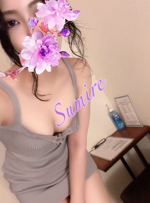 涼しいお部屋でたっぷり癒やされませんか？🤗💓
本日も三茶ルームにて、19:00まで出勤してますのでお時間合う方はぜひ🥰✨