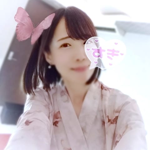 幾千の日を 
見守って下さるのですか

ただ静かに

想い出までも

迷った時
倒れかけた時

何処に居ても

必ず手を