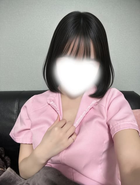 今日もいます🤍

最近「話しやすいね」って言ってもらえることが多くて密かに嬉しいゆきです🥺

甘やかされたい人も、癒され