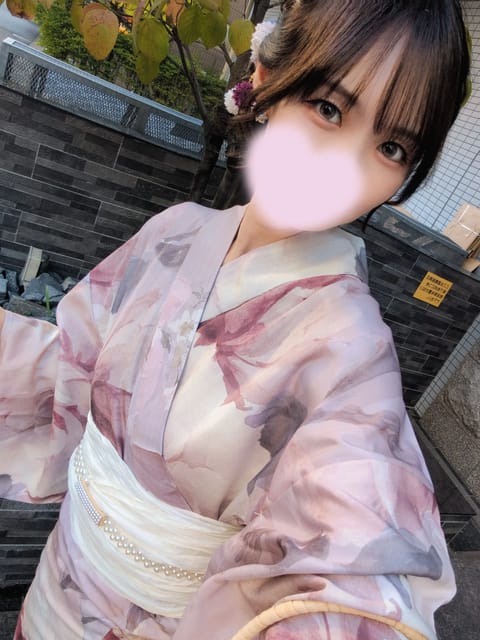 浴衣の写真が続いてごめんなさい🫣
せっかく着たので載せたくて❣️笑

今日は遅めの23時～横浜ルームです🐥⸒⸒
明日から