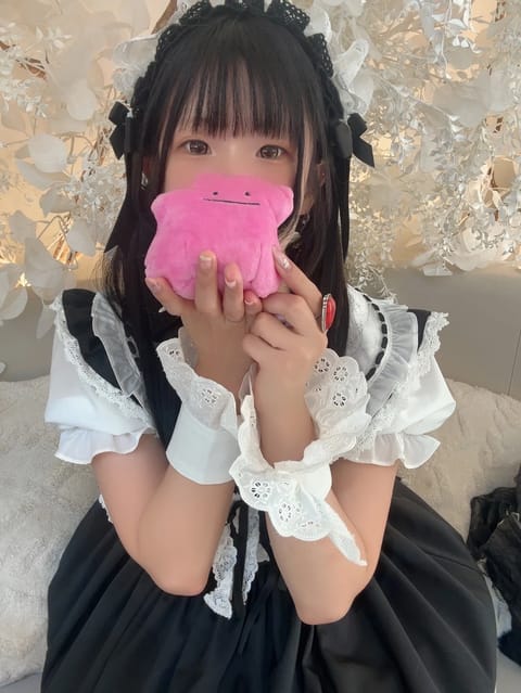 今日から旅行〜〜🐢🐢✨
るんるん🌷
そして、昨日はアフタヌーンティーしたよ🫖
めずらしくカラコン👏👏👏