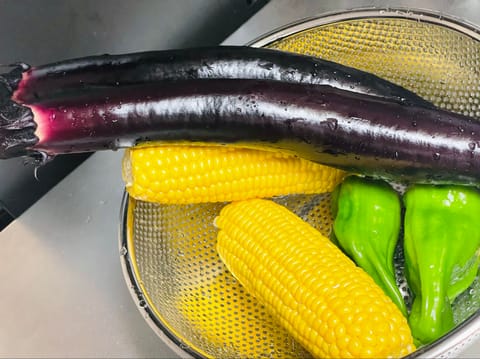 今回のお盆は少し長めに休みをもらい
実家で家の手伝いしたり
料理作ったり、お盆らしい日々を過ごしてます😊

ちなみに、こ