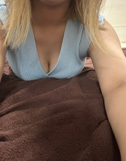 出勤しました　はずきです☺️
12時〜18時まで元気に居ます！
ご予約はDM、お問い合わせまでよろしくお願いします🙇
#