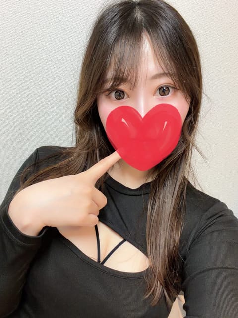 本日もお待ちしています🦋

今日の天気は今年一番不快な気がします😭ベタベタジメジメ汗っかきのみおには厳しいです😭そしてそ