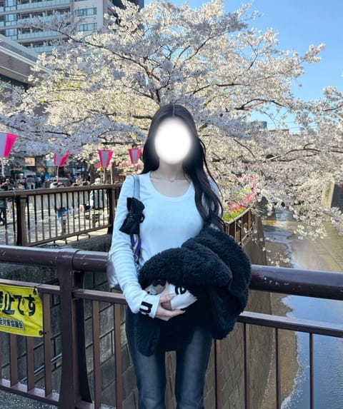 今月もあっという間でもう21日😢
最近は夏を感じる日が多くて私的には憂鬱です、、、

実は今月の後半から新橋店にも出勤し