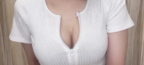 本日15:00〜24:00います🥰

このお仕事始めて4回目の出勤でまだまだ緊張しちゃいます😭💦
頑張って癒すので是非ご