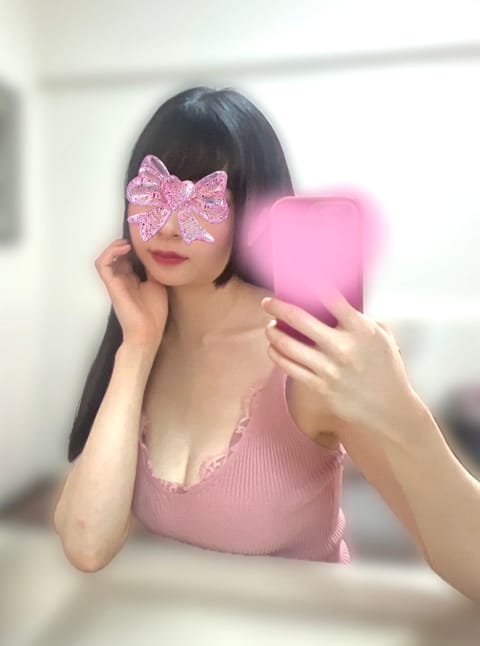 今日は久しぶりにパフェを食べました💕
マンゴーがすごく甘くて美味しかった🥭🥰

明日8/7(金)11:50～18:30出