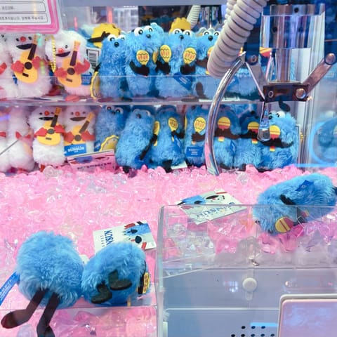 ひゃんッッッ😭💦

高嶋…1,500円で空気をゲット‼️🗯️

スンスンたちをクレーンの届かない
絶妙な位置に跳ね散らか