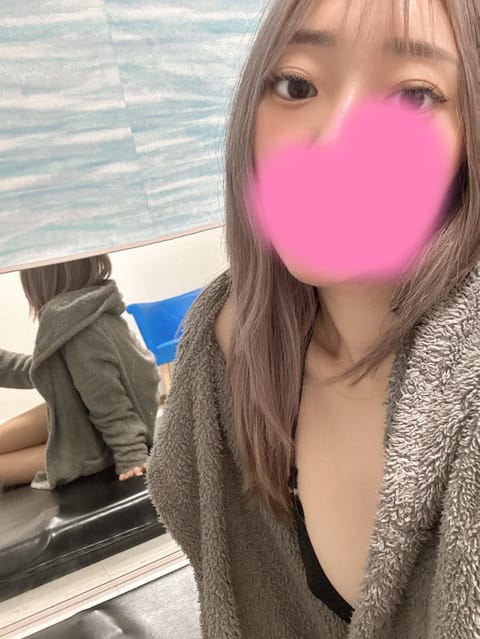 最終は22:00だよん🥰
先ほどのお客様は人見知りな方だったけど
帰り際はとても笑顔で「また絶対来るね」って喜んで頂けた