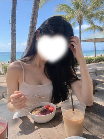 夏になると思い出すものってなんですか〜？🌻2⃣/2⃣

いつの間にか
「今日は採れたトマトでサラダを作りました🍅」