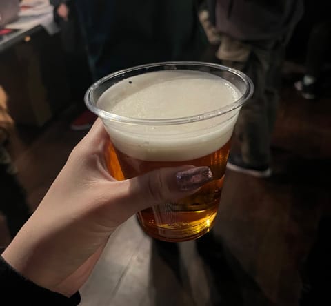おっそモーニング、酒村です。
今日はひさびさにお休み🤍

好きなバンドのライブを見てきました🪄︎︎◝✩
応援し始めて浅い