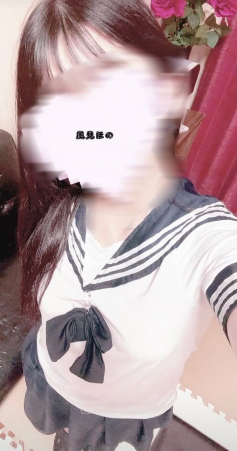 本日も満了🈵ありがとうございました！

今日は久々の制服きたよ😏
セーラー服憧れてたなぁ🤨💞
制服着たらなんかドキドキし