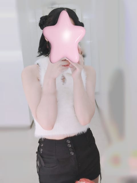 ちいかわの特典、ほとんど配布終了したみたいで悲しいです😢
ごきげんセイレーンちゃんほしかった🧜
最終日もよろしくお願いし