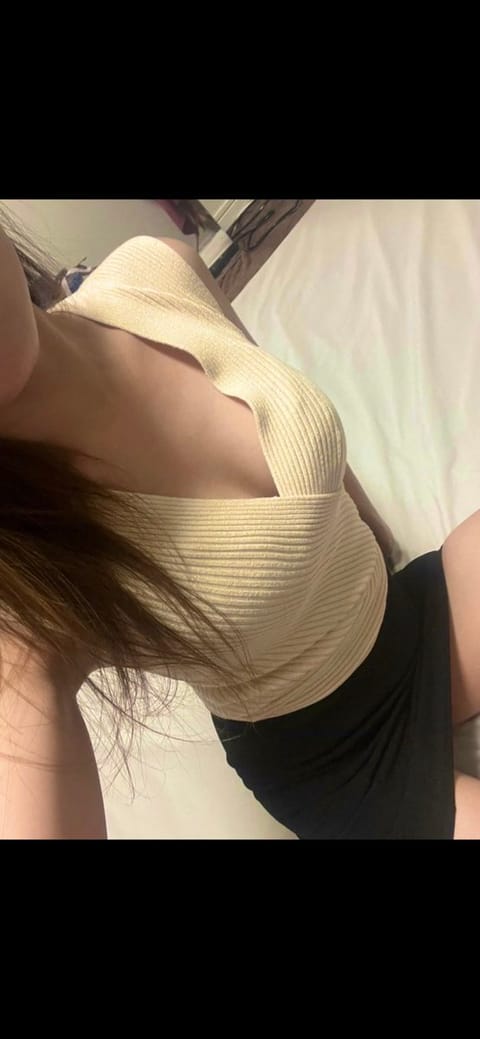 こんにちは
今日は風が冷たいですね🤧
本日21時からご案内出来ます！

一緒にあったまりましょー🫠🧡

来週は9日12-