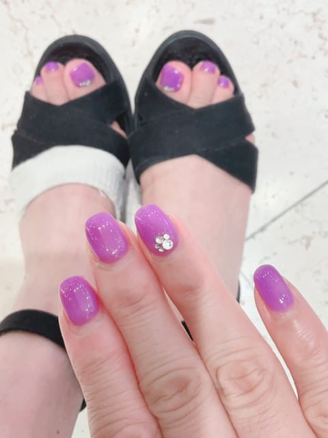 こんばんは〜😊✨　夏バテしてませんか⁉️💦
私は元気だけどね、明日は足の治療に行ってくる。

また出勤の際はよろしくお願