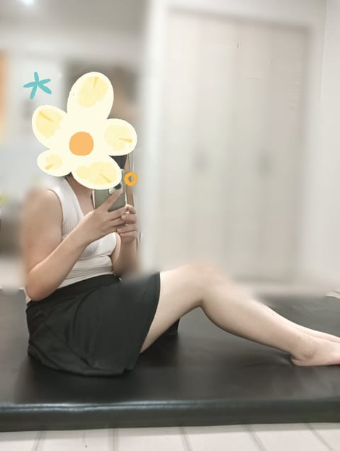 こんにちは😊
本日【11:00〜20:00】で出勤しています！
ゆっくり癒されたい方、少しでも疲れをリフレッシュしたい方