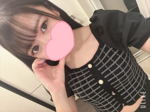 22日　11-3
23日    11-3

出勤します！精一杯癒すので会いにきてくれたら嬉しいですっ🐰🩷
事前予約お待ち