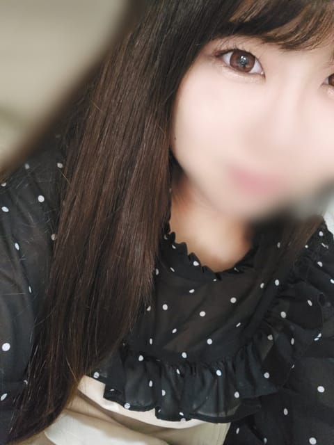 こんにちは♡
今日も21時からいます♡
事前ご予約ありがとうございます🥲
また会えるの嬉しい🥲楽しみにしてます❣️

2