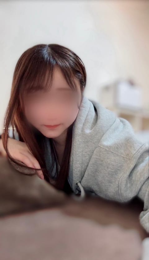 今日21:00～3:00で出勤します！！
本指のお兄様も会ったことがないお兄様もご予約お待ちしています！！💖

まだまだ