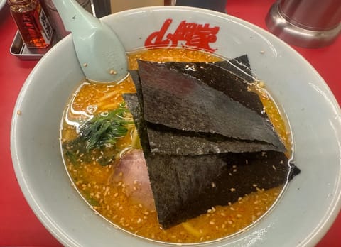 めちゃくちゃ久しぶりに山岡家行きました🍜
というより…
ラーメンがほんと久しぶり