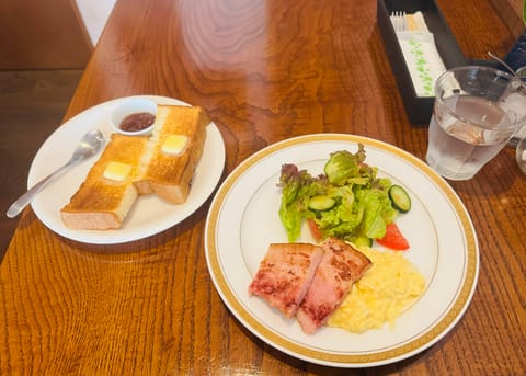 病院帰りにモーニングしました🍞

アンデルセンのサラダボウル目当てだったんだけど
モーニングやめてる？？大好きだったのに
