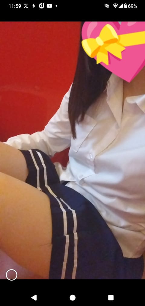 こんばんは！！
今日は18時〜21時までいます🩷
短い時間だけど会いに来てくれたら嬉しいです✨️
合言葉「りんご🍎」
#