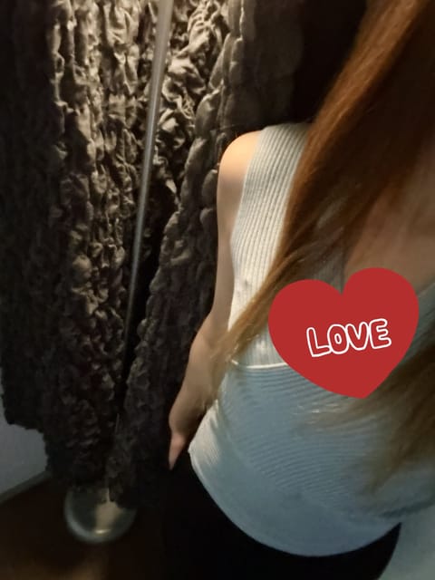 こんばんは美月です🌙
次の出勤予定は27日10〜13時です！
是非お待ちしております(*•ω•*人)