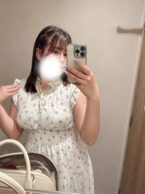 今日は深夜のお時間🌙* :ﾟ
23時から出勤しております❣️

鶴ヶ島ルームにてお待ちしてます❣️
華金なので一緒に夜更