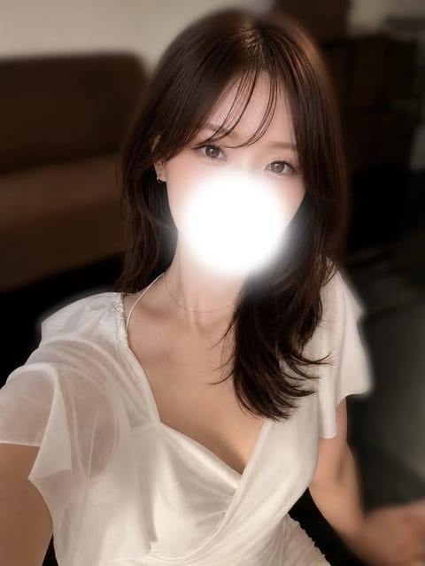 本日出勤します！💗

本指名様たちご予約ありがとうございます♩
会えるの嬉しすぎるっ🥺🤍

🈳22:40〜です！
一緒に