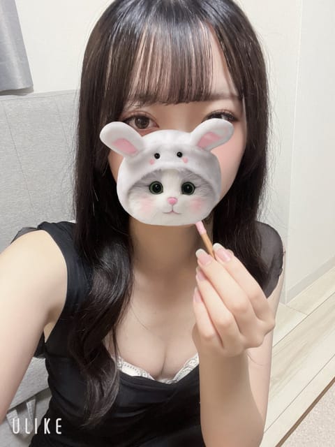 こんにちは！
本日久しぶりに13時から出勤します𖤐 -
久しぶりでドキドキしてます(T^T)💦

あ、髪色が明るくなりま
