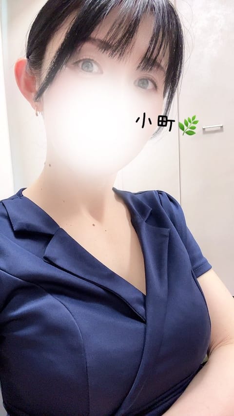 いつもありがとうございます🌸

《明日のお知らせです》
🌟9/3(木)11-18十条room
🈵11-15
🈳15:30