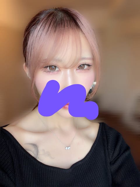 明日から出勤しますよ🍀* ゚

5/7~10と5/12~16です‼️5/11はお休みもらいます🌙*ﾟ

ちょっとメイク変