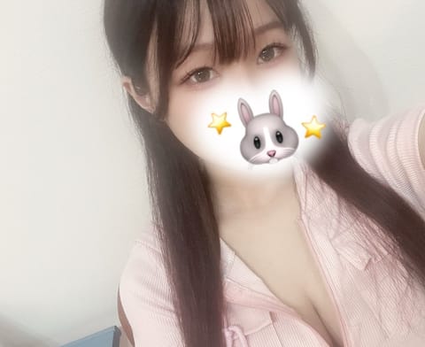 本日4/2 22時から3時　代々木・新宿ルームいます！
今日も寒いですけど、お時間ある方ぜひお待ちしてます🎀
#メンエス
