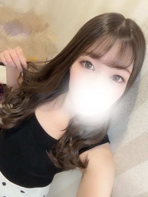 こんばんは🌙ᩚ✩.*˚

明日の9日 12:00～20:00
綾瀬ルームです🤍

予約用のLINE作成したので
プロフィ