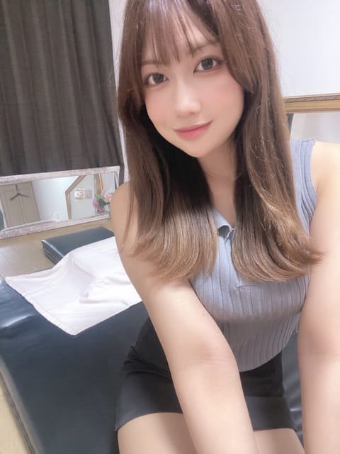 本指様からのご予約
ありがとうございます🥺

今日の22:30〜
明日と🈳あるので
ご予約お待ちしてます！