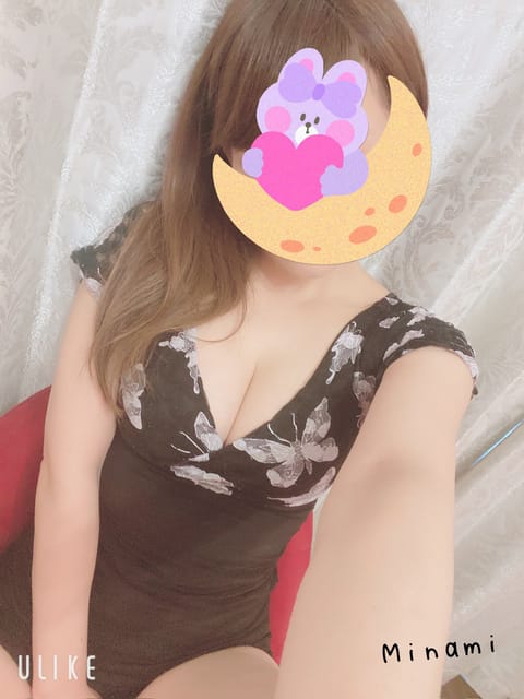 出勤しました❤️
最近あったかくなって嬉しい反面今年もいきなり花粉症の症状出てきて今年もきたか…って思ってます😂花粉症の