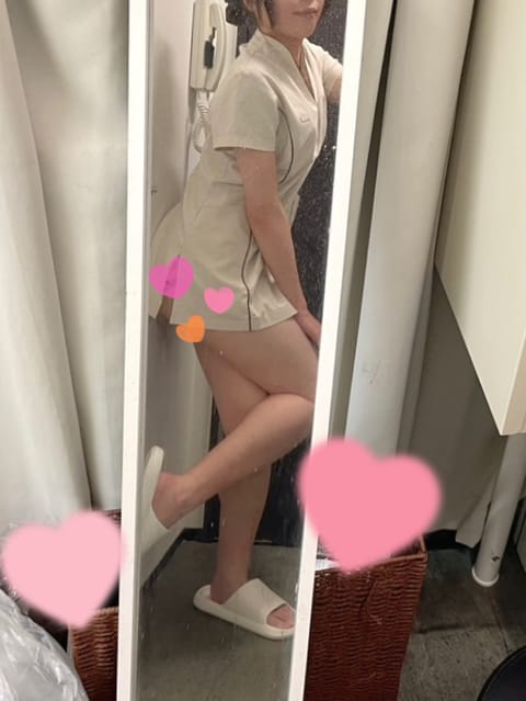 こんばんは🌙
久々の新橋店😆
19:00〜23:00出勤です🌸
甘えにおいで🥰

#新橋メンエス #虎ノ門メンエス
#メ